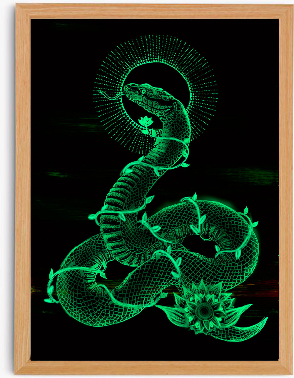 Noční verze ilustrace hada z edice Archetypy zvířat. Bílá kresba hada září intenzivní zelenou barvou proti černému pozadí. Had je obtočený jemnými lístky, pod ním je květ s měsíčním symbolem a nad hlavou svítivá kruhová aura tvořená drobnými body.